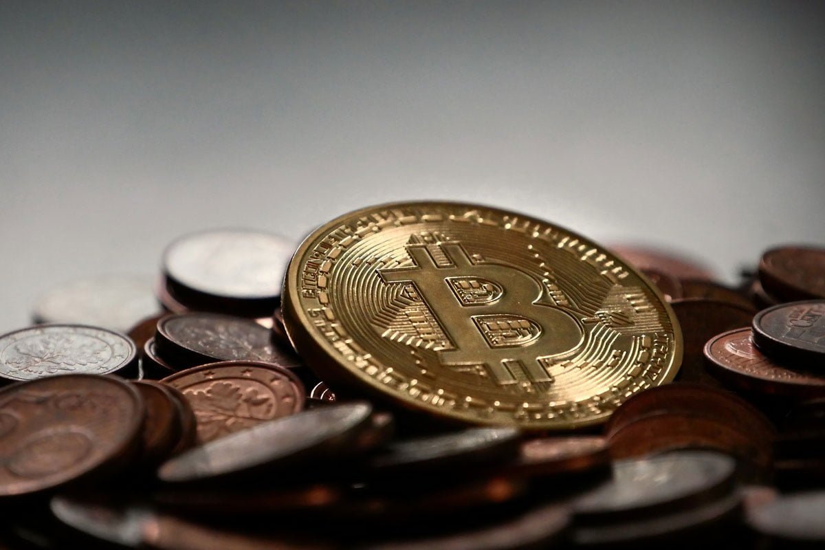 bitcoin breaks $8000