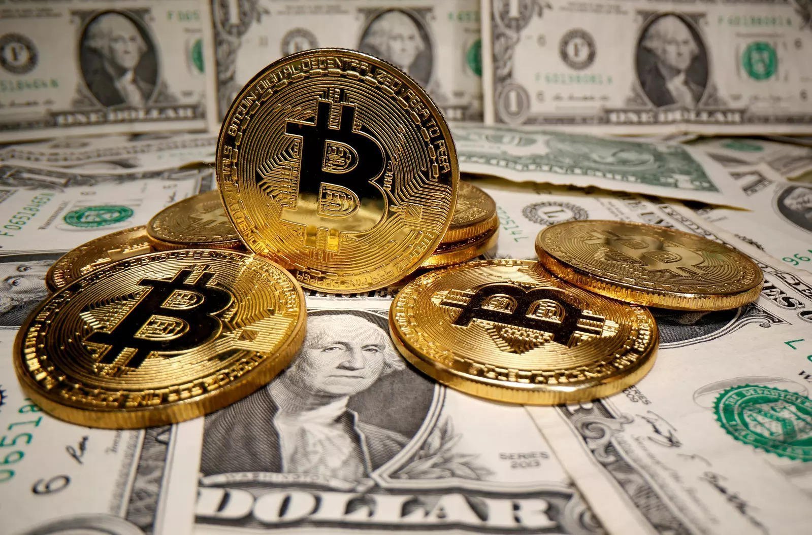 Bitcoin following bullish pattern, trade price surging despite US dollar strengthening  6